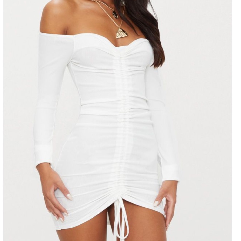 PrettyLittleThing Long Sleeve Ruched Bodycon Dress